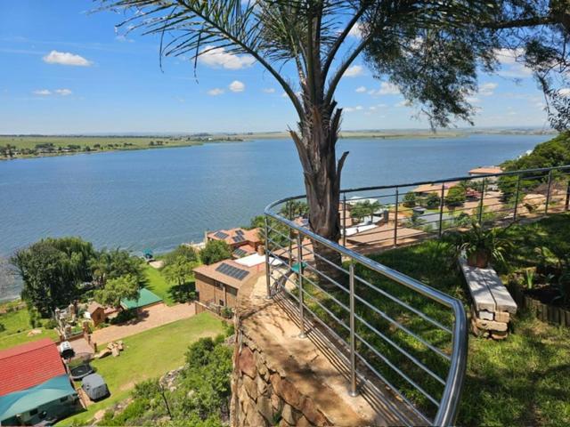 Hotel Eagles View Kungwini à Bronkhorstspruit Extérieur photo